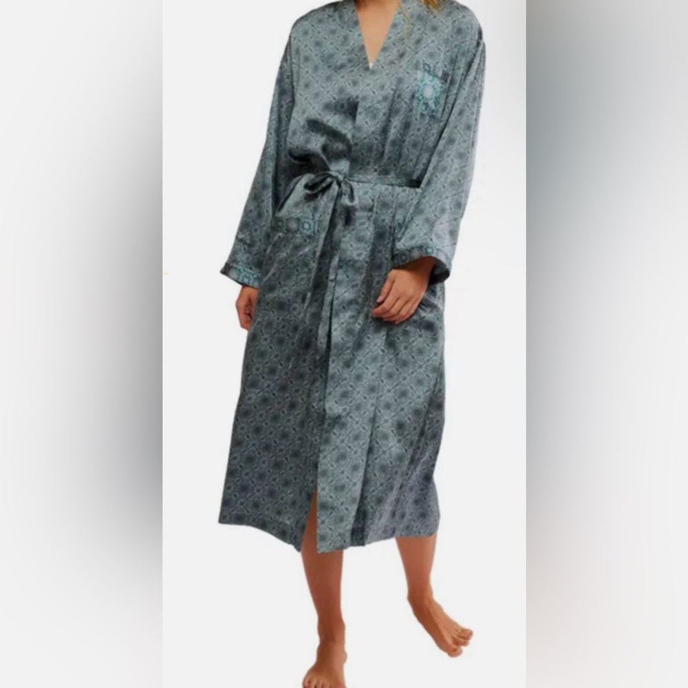 Free People Oasis House Robe M/L NWT